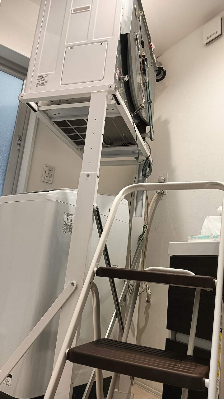 乾太くんの専用架台をずらして裏面を向けた画像