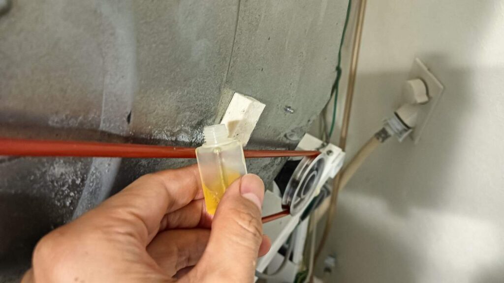 乾太くんのフェルト交換後にグリスを染み込ませる